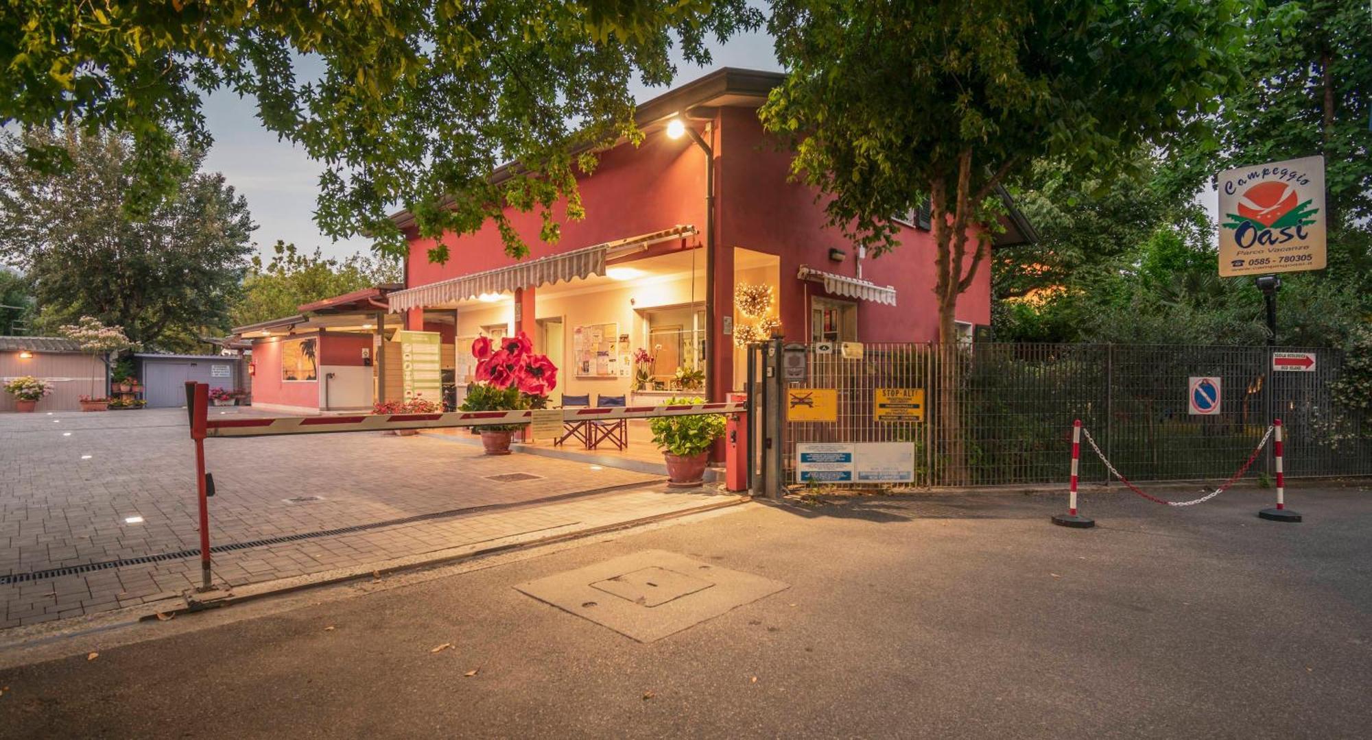 Camping Oasi Marina di Massa Eksteriør bilde